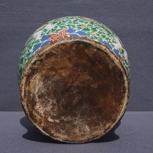 Un vase en porcelaine de Chine wucai à décor de garçons, 19ème — photo 9