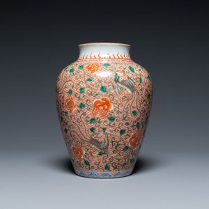Un vase en porcelaine de Chine wucai à décor de phénix, 19ème — photo 1