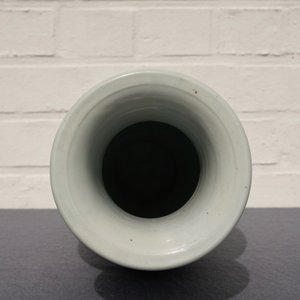 Un vase en porcelaine de Chine wucai à décor d'immortels, époque Transition — photo 11