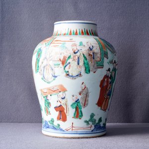 Un vase en porcelaine de Chine wucai au couvercle en bois, époque Transition — photo 15