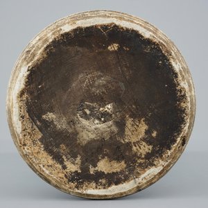 Un vase en porcelaine de Chine wucai de forme gu, Shunzhi, vers 1660 — photo 6
