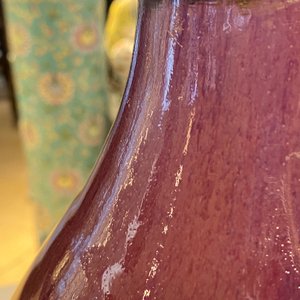 Un vase en porclaine de Chine à émail flambé monté en lampe, Qianlong — photo 21