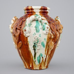 Un vase en terre vernissée brun et vert de Saintonge, France, 18ème — photo 1