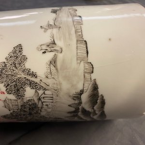 Un vase et deux porte-chapeaux en porcelaine de Chine famille rose, 19/20ème — photo 12