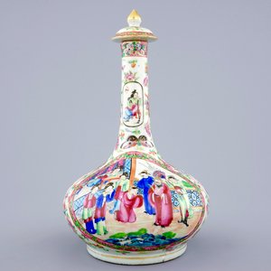 Un vase et son couvercle en porcelaine de Chine famille rose de Canton, 19ème — photo 1