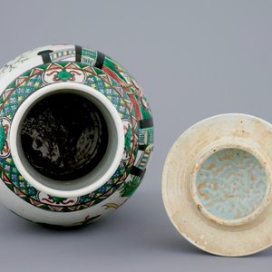 Un vase et son couvercle en porcelaine de Chine famille verte, 19ème — photo 5