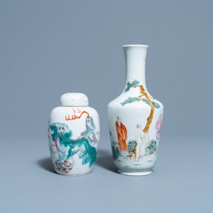Un vase et un pot couvert en porcelaine de Chine famille rose, 19/20ème — photo 1