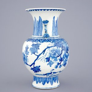 Un vase et une assiette en porcelaine de Chine bleu et blanc, 19ème — photo 5