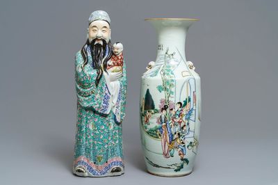 Un vase et une figure de Fu Xing en porcelaine de Chine famille rose, 19ème