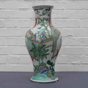 Un vase 'Hong Men Yan' en porcelaine de Chine famille verte, Kangxi — photo 23