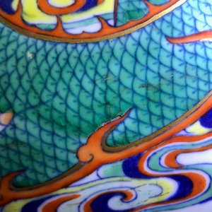 Un vase impérial en porcelaine de Chine doucai à décor de dragons, marque et époque de Qianlong — photo 27