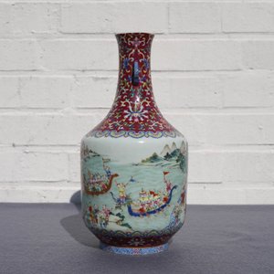 Un vase impérial en porcelaine de Chine famille rose, marque et époque de Jiaqing — photo 44