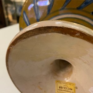 Un vase inscrit 'Maria' de forme balustre à deux anses en majolique à émail lustré, Deruta, Italie, 1ère moitié du 16ème — photo 11