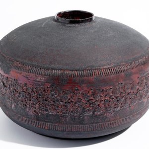 Un vase moderniste de forme cylindrique à décor en relief, Perignem, 2ème moitié du 20ème — photo 1