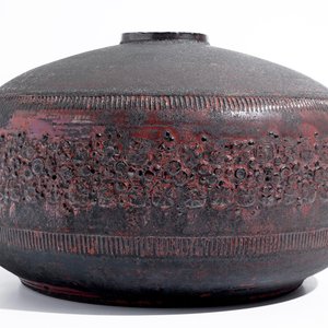 Un vase moderniste de forme cylindrique à décor en relief, Perignem, 2ème moitié du 20ème — photo 2