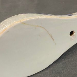 Un vase murale en porcelaine de Chine wucai, époque Transition — photo 13