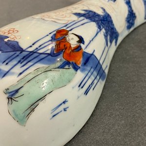 Un vase murale en porcelaine de Chine wucai, époque Transition — photo 20