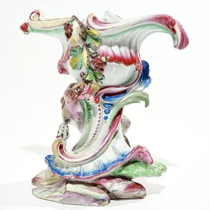 Un vase pot pourri au dragon Rococo en faïence de Sceaux, Jacques Chapelle, 18ème — photo 1