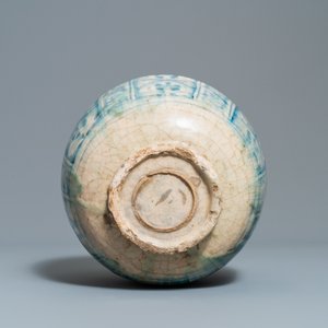 Un vase, un bol et un plat en céramique persane en bleu et blanc, Syrie et/ou Iran, 18/19ème — photo 7