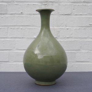 Un vase yuhuchunping en porcelaine de Chine céladon de Longquan, Yuan — photo 14