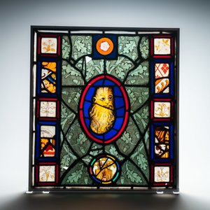 Un vitrail composé d'éléments en verre peint et teinté, Angleterre et/ou France, 15ème et après — photo 4