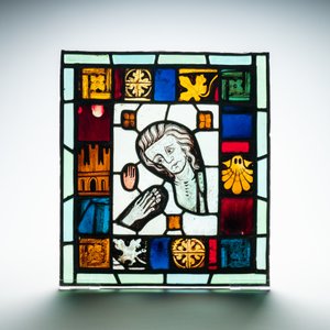 Un vitrail composé d'éléments en verre peint et teinté, France, 13ème et après — photo 4