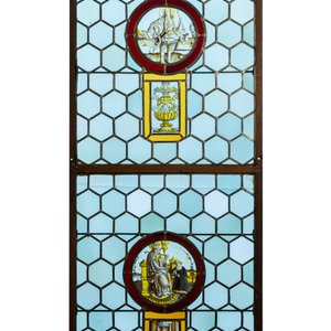 Un vitrail composé d'éléments en verre peint et teinté, France, 16ème — photo 3