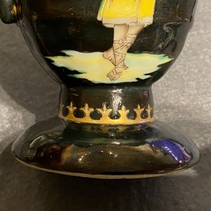 Une aiguière casque en porcelaine de Chine à décor de trompettes sur fond noir d'après Pronk, Qianlong — photo 18