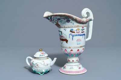 Une aiguière casque et une théière en porcelaine de Chine famille rose, Yongzheng