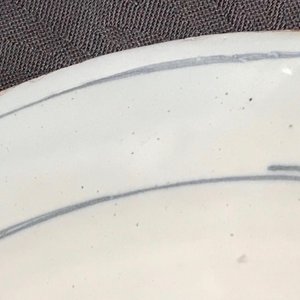 Une assiette armoriée en faïence de Delft bleu et blanc, 17ème — photo 7