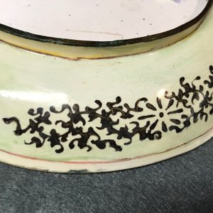 Une assiette en émaux de Canton à décor de pêcheurs, Chine, Qianlong — photo 11