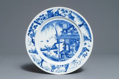 Une assiette en porcelaine de Chine bleu et blanc, Kangxi