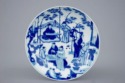 Une assiette en porcelaine de Chine bleu et blanc, marque de Xuande, Yongzheng, 1723-1735