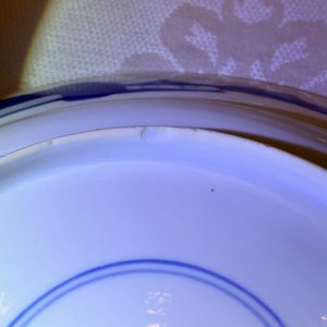 Une assiette en porcelaine de Chine bleu et blanc, marque et époque de Kangxi — photo 4
