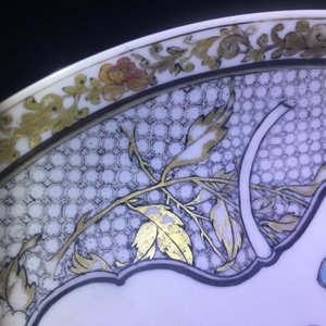 Une assiette en porcelaine de Chine coquille d'oeuf famille rose et grisaille à décor d'un faisan, Yongzheng — photo 9
