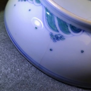 Une assiette en porcelaine de Chine doucai, marque de Chenghua, Yonzheng — photo 10