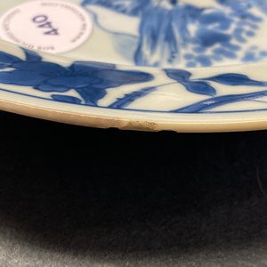 Une assiette en porcelaine de Chine en bleu et blanc de style 'Master of the Rocks', Kangxi — photo 8