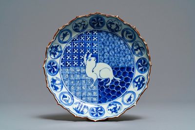 Une assiette en porcelaine de Chine en bleu et blanc de type ko-sometsuke pour le marché japonais, Chongzhen