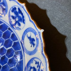 Une assiette en porcelaine de Chine en bleu et blanc de type ko-sometsuke pour le marché japonais, Chongzhen — photo 5