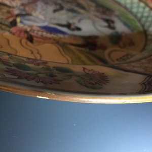 Une assiette en porcelaine de Chine famille rose à décor d'une dame et d'une chèvre, Yongzheng — photo 9