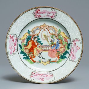 Une assiette en porcelaine de Chine famille rose et bianco sopra bianco, Qianlong — photo 1