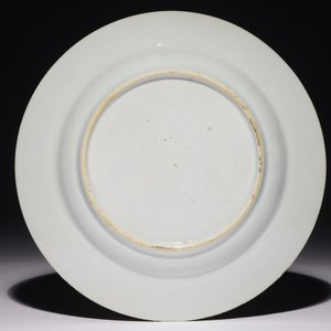 Une assiette en porcelaine de Chine famille rose "Romance de la Chambre de l'Ouest", Yongzheng — photo 2
