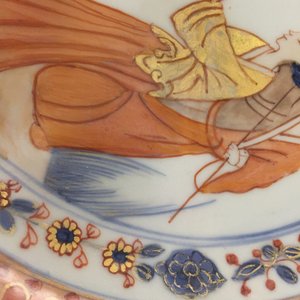 Une assiette en porcelaine de Chine Imari d'après Cornelis Pronk: "Dames au Parasol" et une en style de Meissen, Qianlong — photo 5