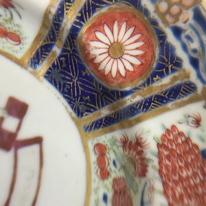 Une assiette en porcelaine de Chine rose-imari aux armoiries de "Wolterbeek", Qianlong — photo 5