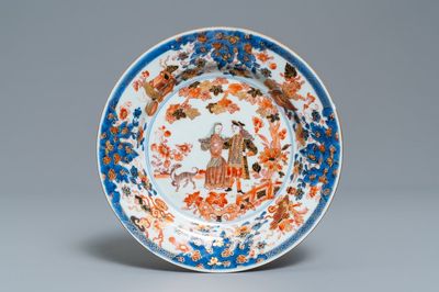 Une assiette en porcelaine de Chine verte-Imari à décor du 'gouverneur Duff', Yongzheng