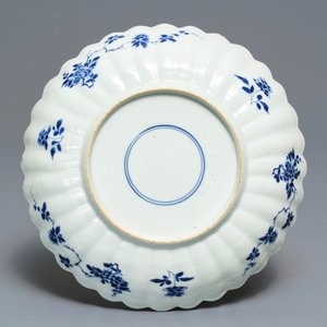 Une assiette en porcelaine de Chine verte-Imari, Kangxi — photo 2
