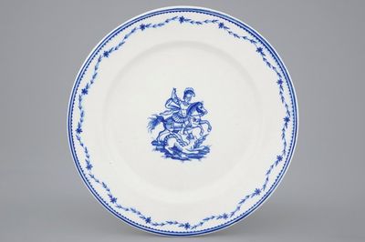 Une assiette en porcelaine de Tournai au décor de St.-Georges et le dragon, fin du 18ème