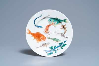 Une assiette en porcelaine polychrome de Japon, signée Shoko Takebe, école de Kyoto, Meiji, 19ème