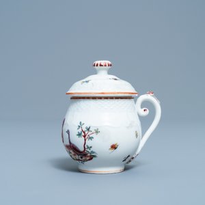 Une assiette et un crémier en porcelaine polychrome de Tournai à décor d'oiseaux, 18ème — photo 4