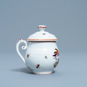 Une assiette et un crémier en porcelaine polychrome de Tournai à décor d'oiseaux, 18ème — photo 6